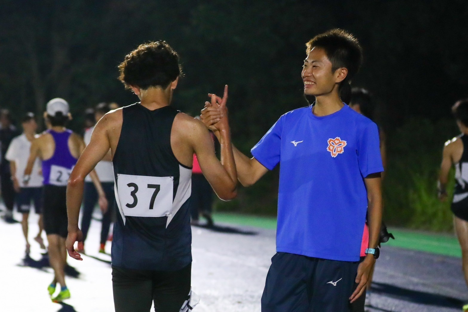 日体大 支給ジップパーカー 陸上 駅伝 日本体育大学 卒業生で日本体育大学の尾方唯莉さんが、関東インカレ女子1500m